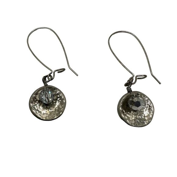 ❤️2/$10 or 5/$20❤️ ❤️2 for $10❤️ Silver toned circle earrings. ❤️2 for $10❤️ - Picture 1 of 4